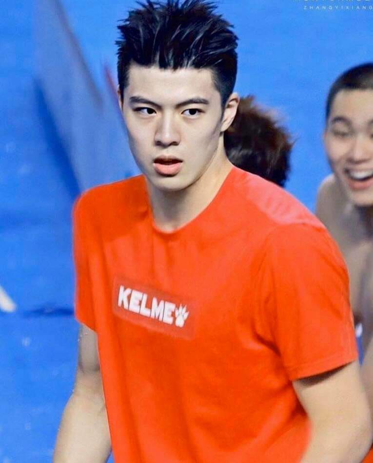 นักว่ายน้ำงานดี