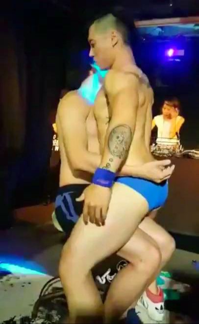 โยกๆๆ โยกเข้าไป ให้ปวดสะโพก