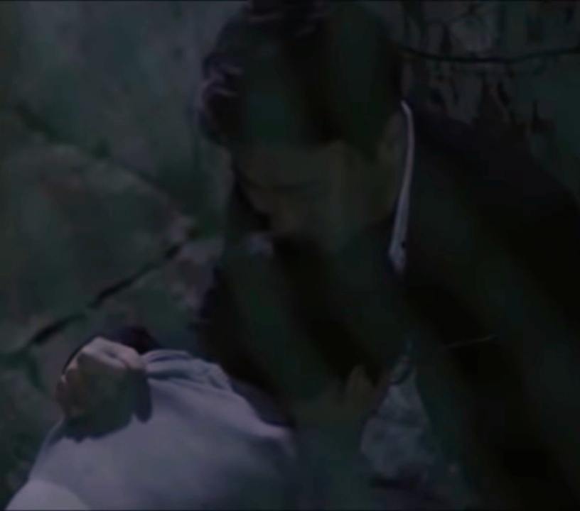 กอดฉันให้นานๆได้ไหม เป็นสิ่งสุดท้ายเพื่ออำลา