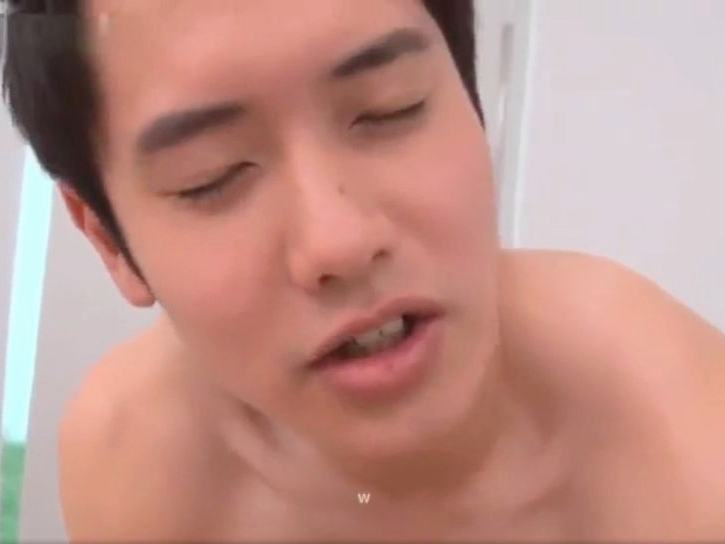 เอ่อคืนนี้ ก้มเก็บสบู่ให้หน่อยนะ