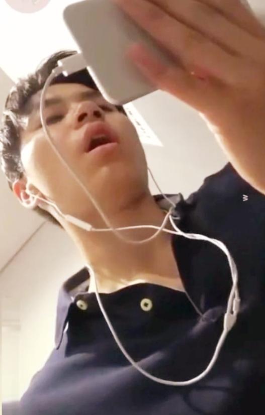 อูย...อ๊า...อ่อก