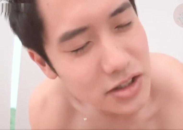 อุ้ย..สบู่ตก (ก้มไปเก็บให้ทีนะ)