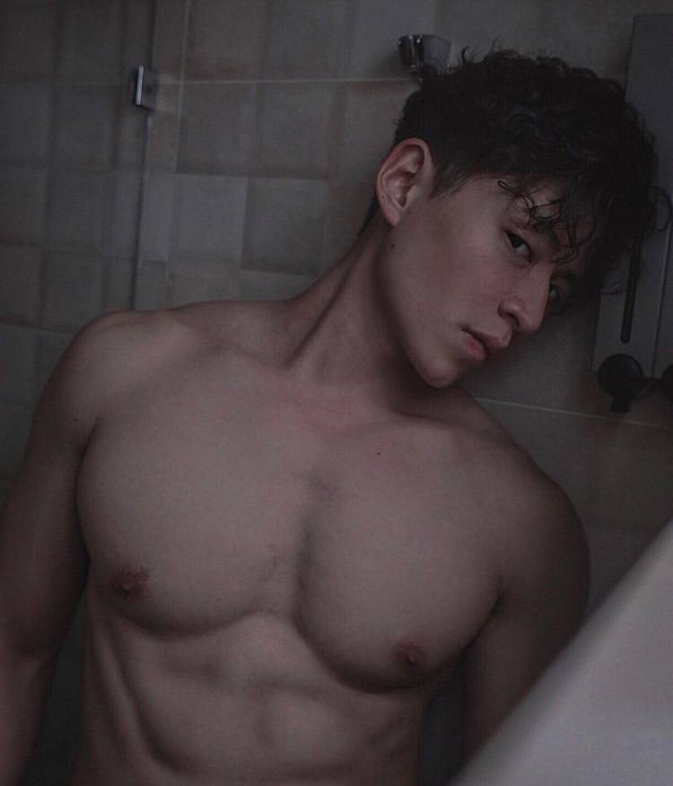 หล่อบ้างน่ารักบ้าง ๖๖