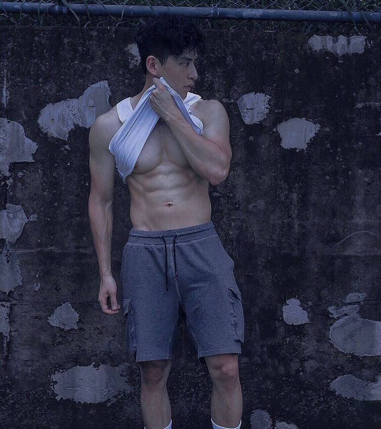 หล่อบ้างน่ารักบ้าง ๖๖