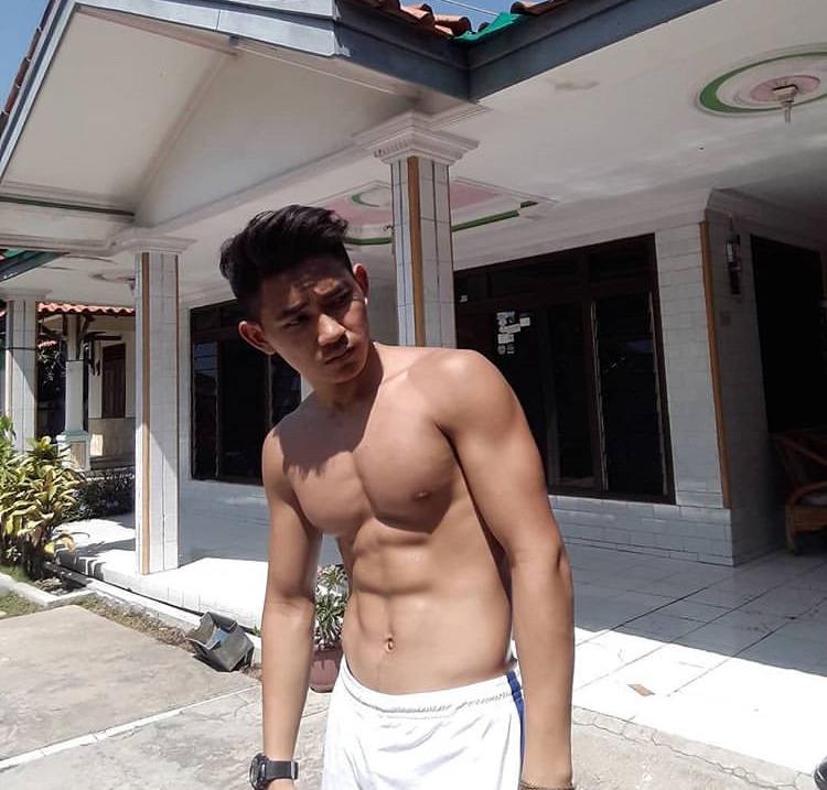 หล่อบ้างน่ารักบ้าง ๖๖