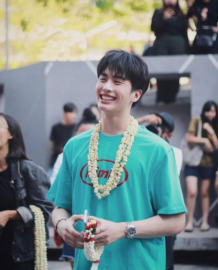 หล่อบ้างน่ารักบ้าง ๖๘