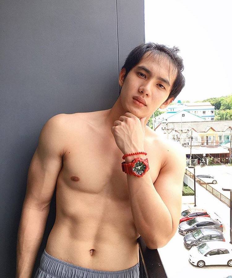 หล่อบ้างน่ารักบ้าง ๖๘