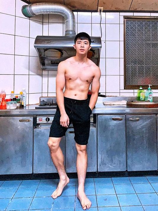 หล่อบ้างน่ารักบ้าง ๗๐