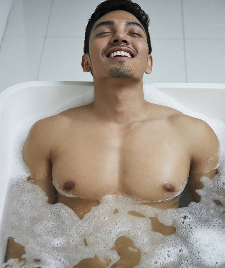 หล่อบ้างน่ารักบ้าง ๗๔