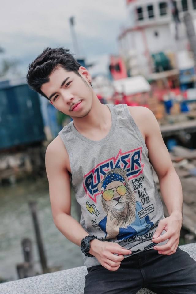 หล่อบ้างน่ารักบ้าง ๗๕