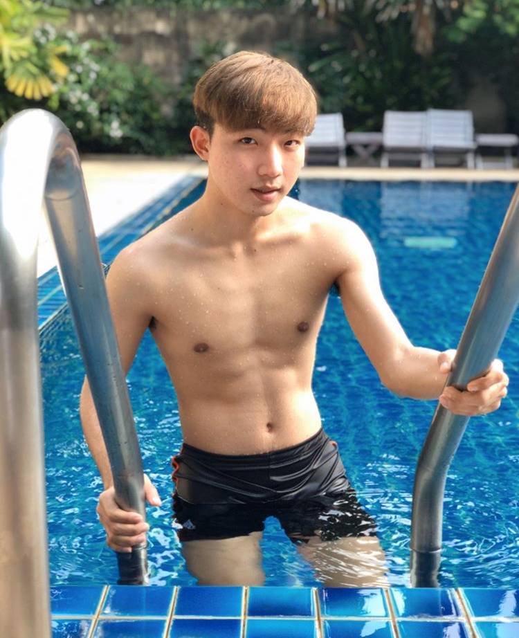 หล่อบ้างน่ารักบ้าง ๗๖