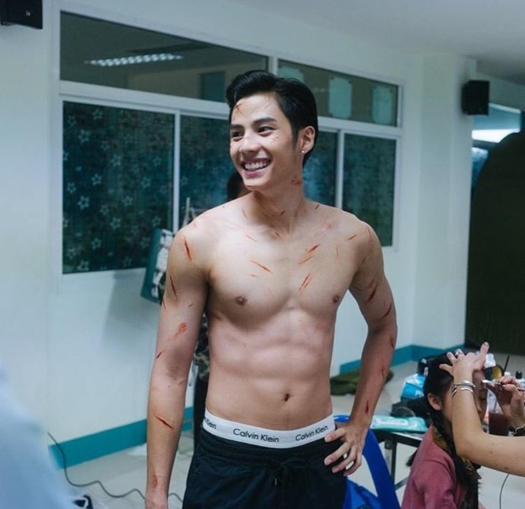 หล่อบ้างน่ารักบ้าง ๗๗