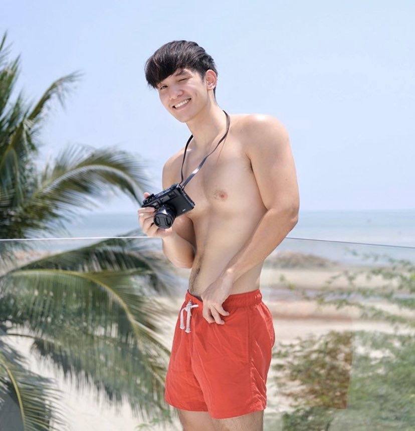 หล่อบ้างน่ารักบ้าง ๗๗