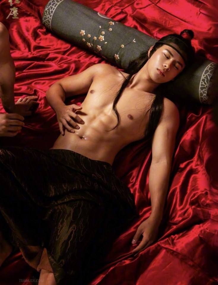 หนุ่มหล่อขึ้นปก 403.2