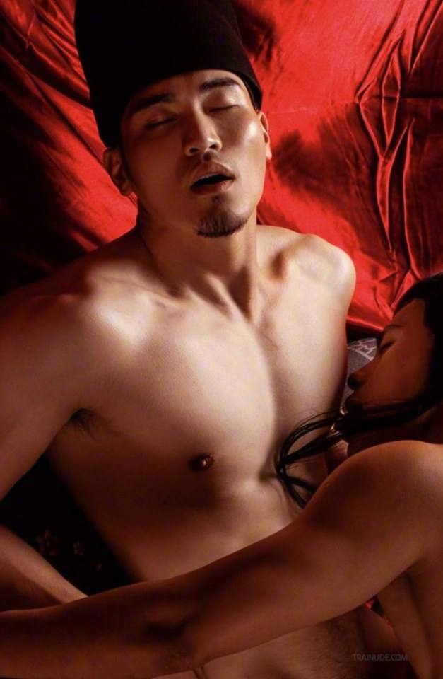 หนุ่มหล่อขึ้นปก 403.3