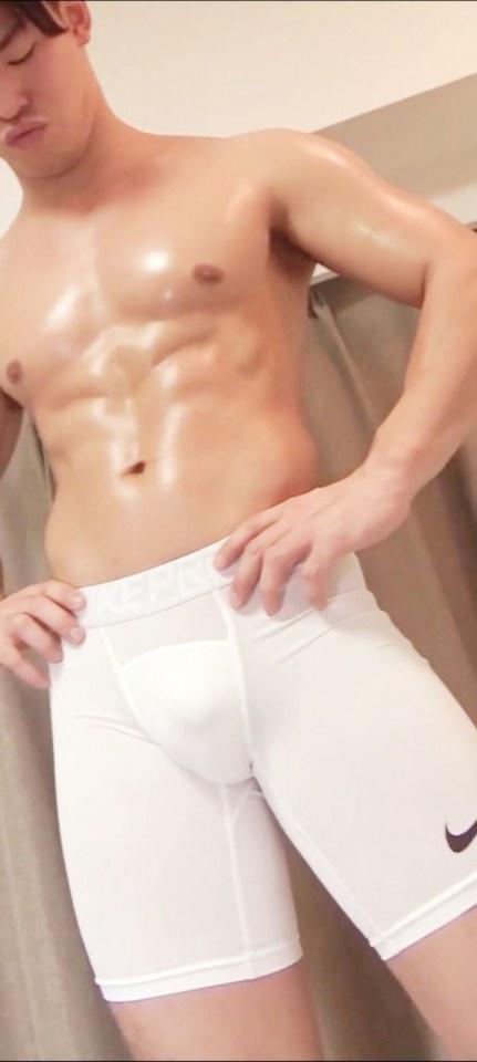 อะไร..เอ่ย?(คนหนึ่งร้องโฮ..คนหนึ่งร้องฮิ้ว)