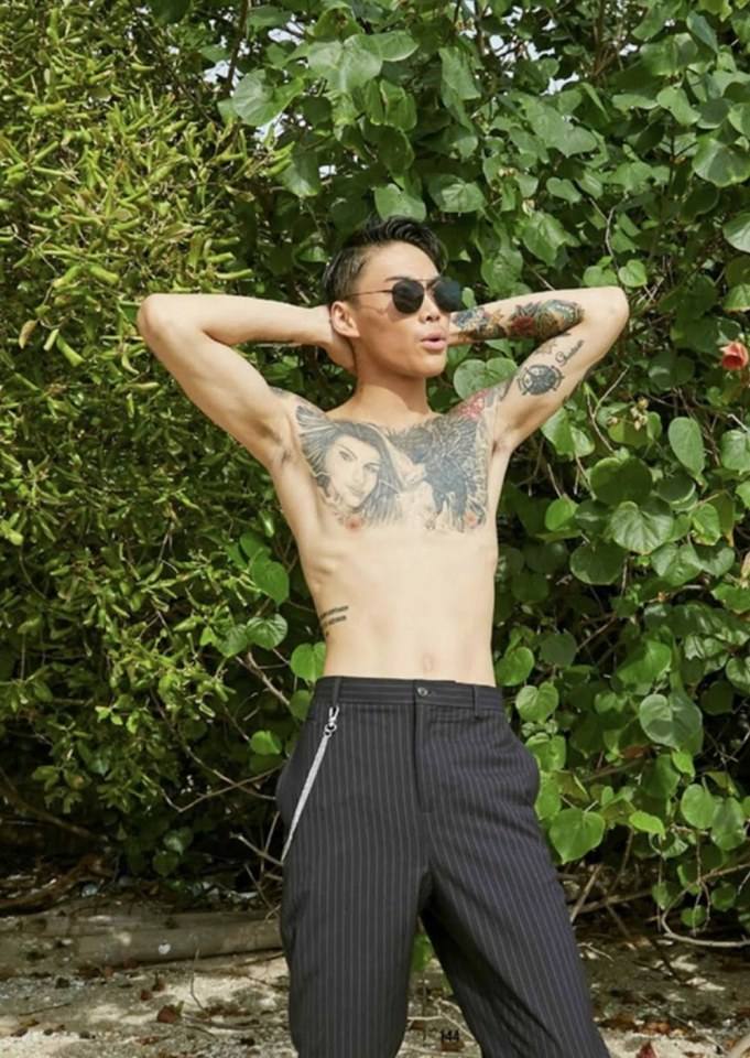 หนุ่มหล่อขึ้นปก 406.5