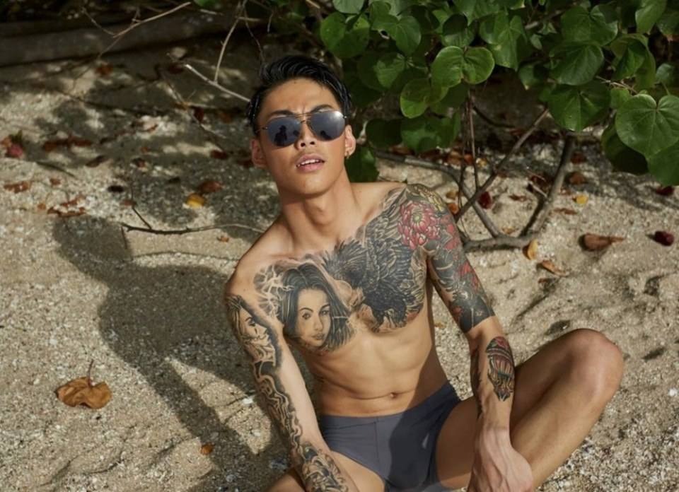 หนุ่มหล่อขึ้นปก 406.5