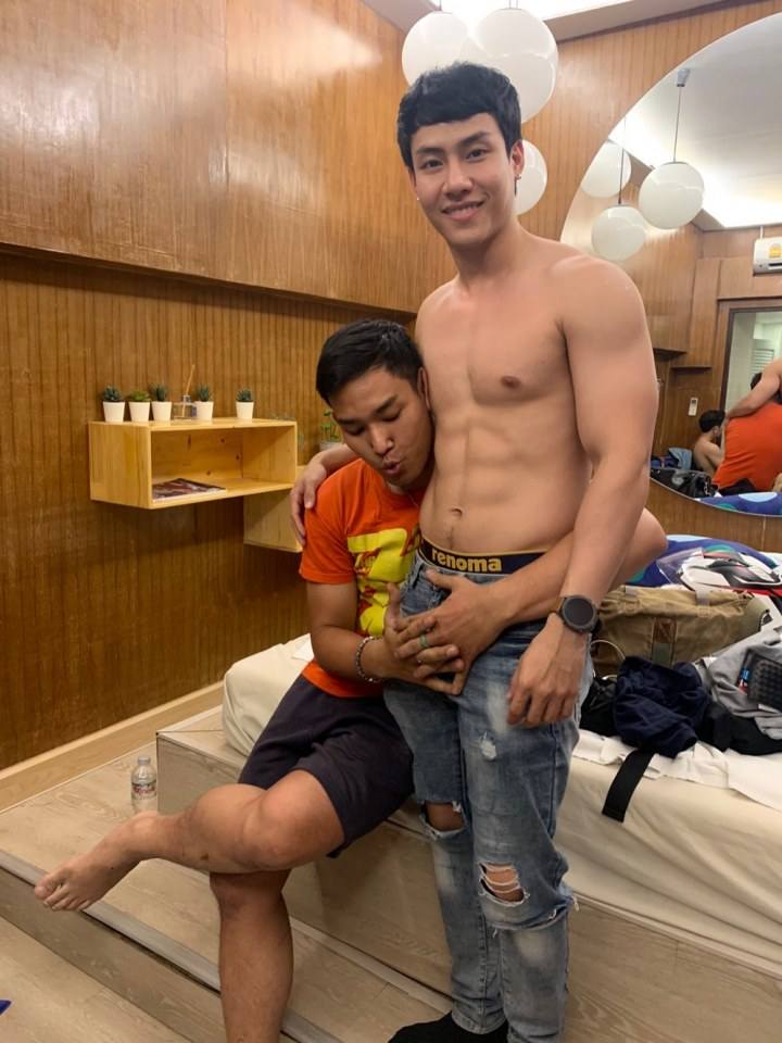 ถอดโชว์เรือนร่าง 2571
