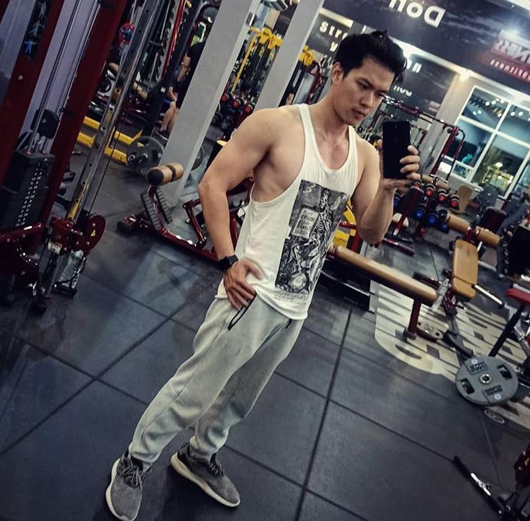 ถ่ายเองกับมือ 130