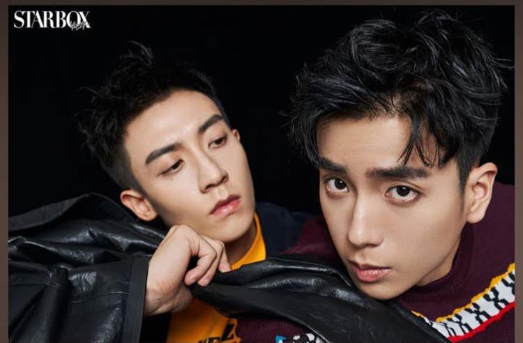 หนุ่มหล่อขึ้นปก 410