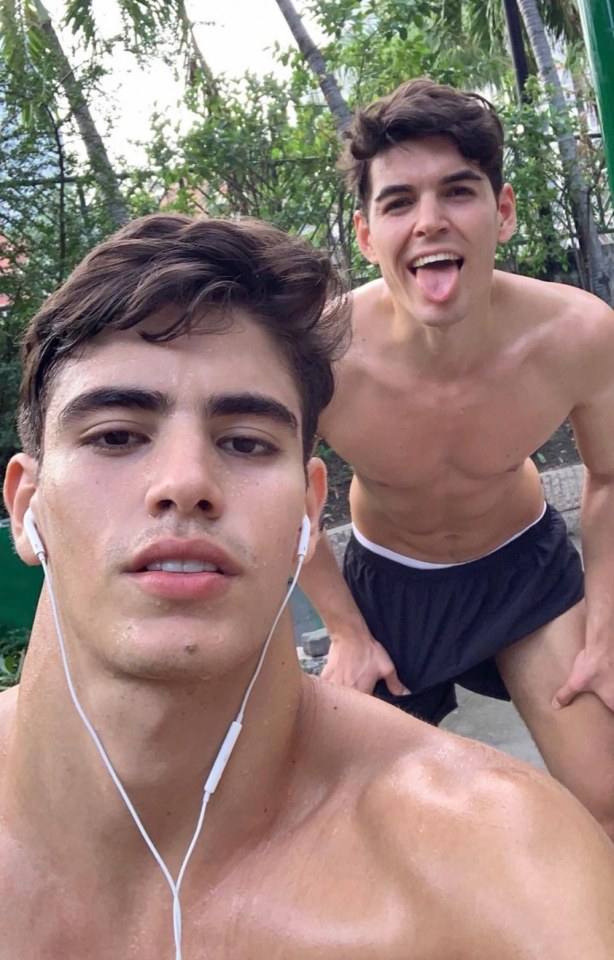 พิกัดหนุ่มหล่อ