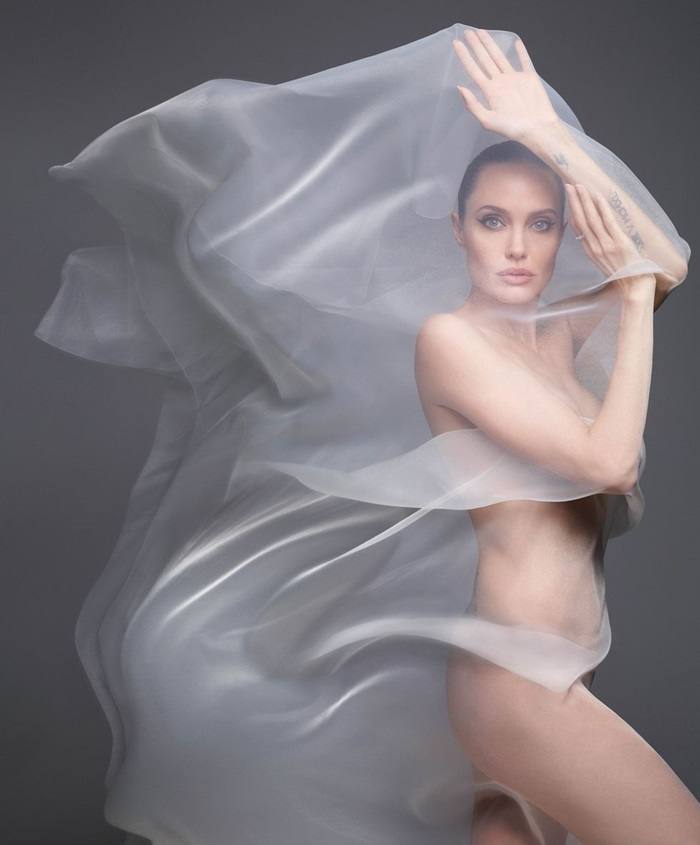 Angelina Jolie @ Harper&rsquo;s Bazaar US December 2019