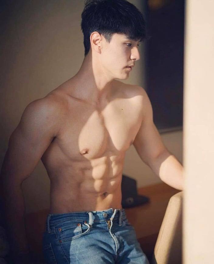 male body 200