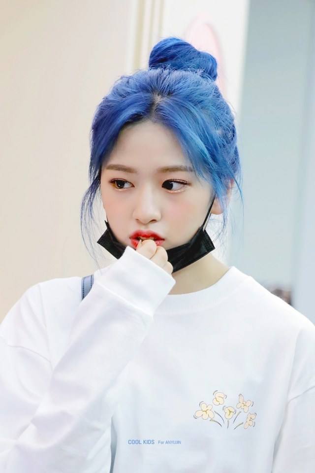 Lee chaeyeon Kim minju. Anyujin