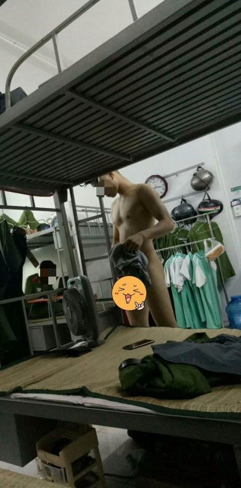 ดีต่อใจ#950แอบถ่ายเพื่อน..ในหอพัก