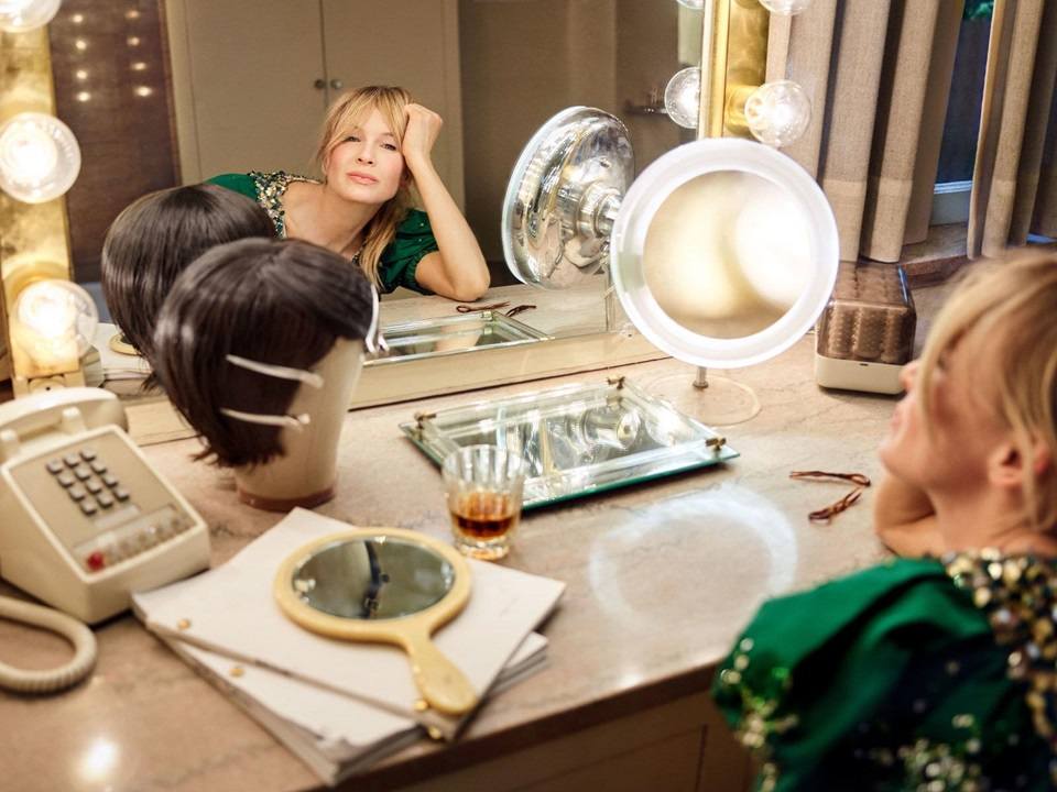Ren&eacute;e Zellweger @ InStyle US December 2019