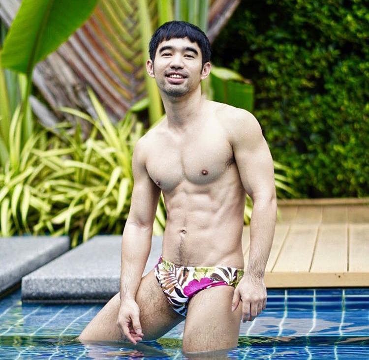 ถอดโชว์เรือนร่าง 2573