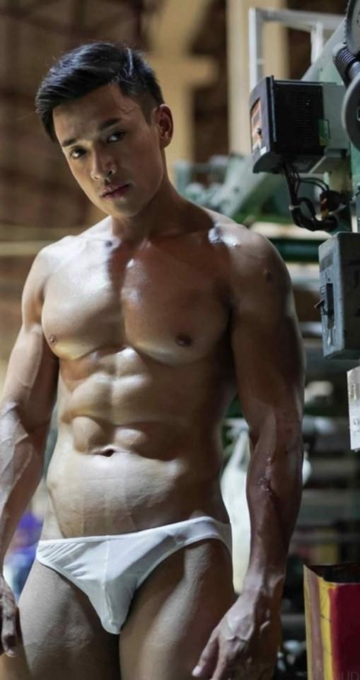 หนุ่มหล่อขึ้นปก 415.2