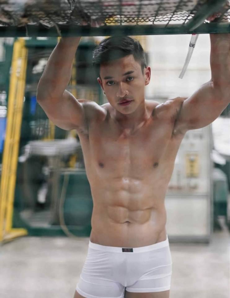 หนุ่มหล่อขึ้นปก 415.2