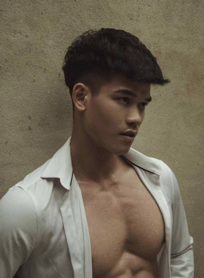 หนุ่มหล่อขึ้นปก 417