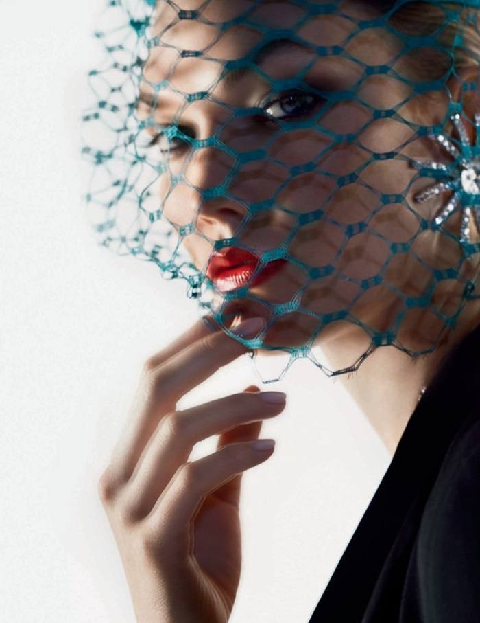 Karlie Kloss @ Vogue Espa&ntilde;a December 2019