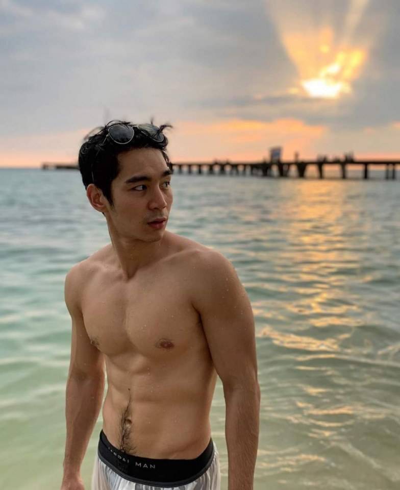 แซ่บมาก หนุ่มเอิร์ล อิเจ๊แฮปปี้