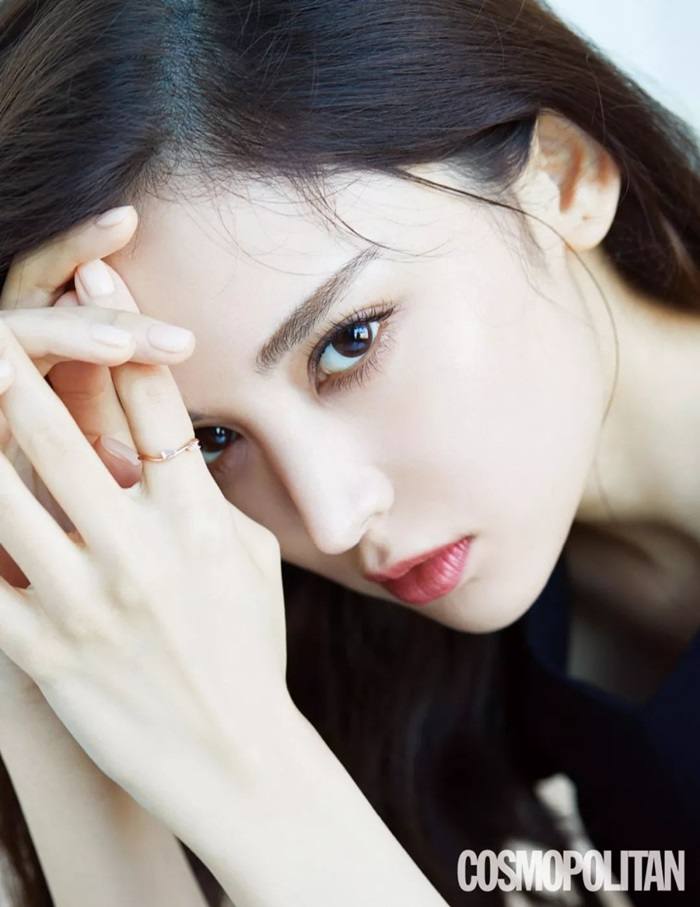 Guli Nazha @ Cosmopolitan Korea November 2019