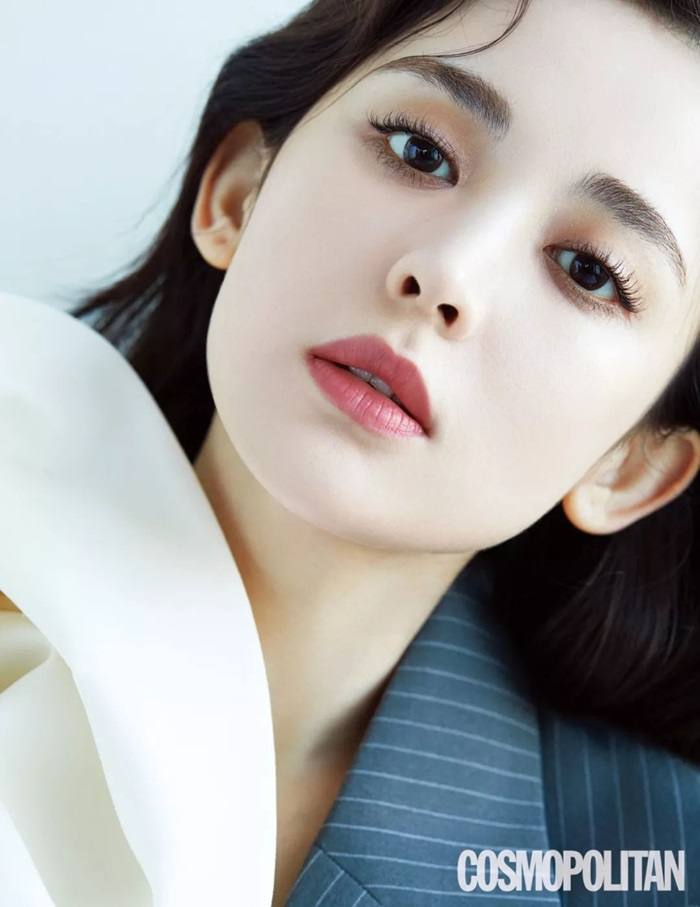 Guli Nazha @ Cosmopolitan Korea November 2019