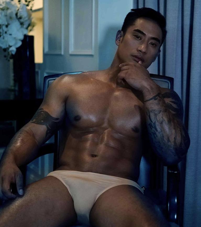 หนุ่มหล่อขึ้นปก 453.1