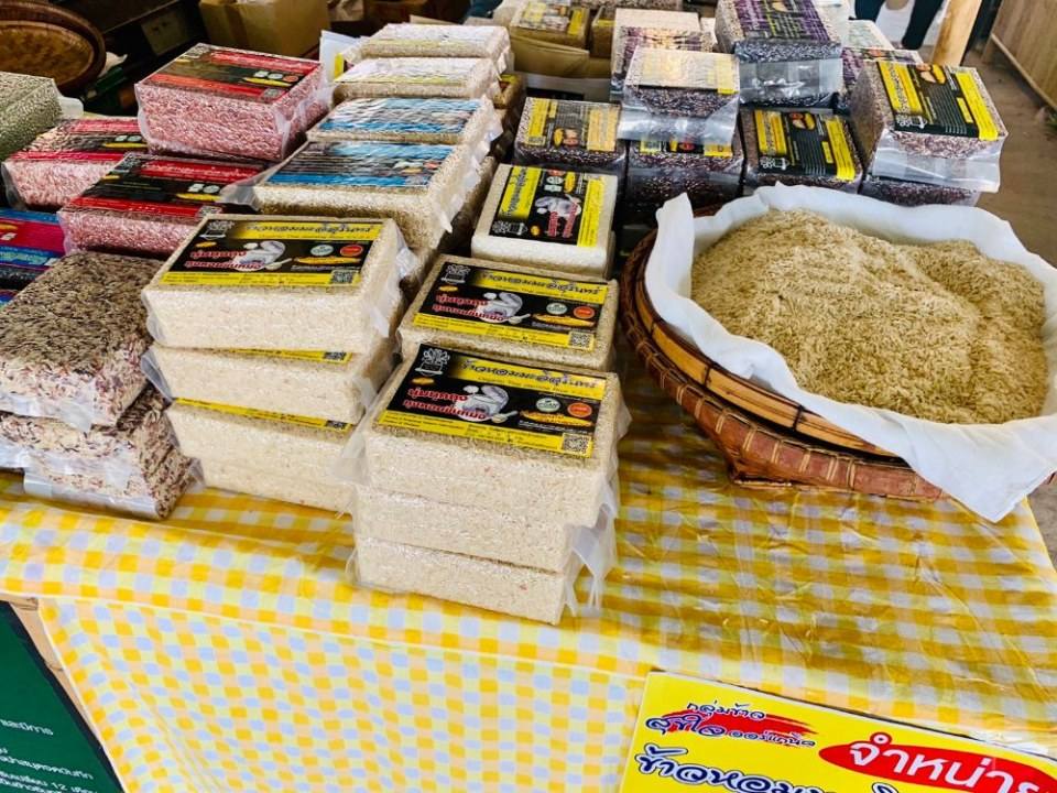 เที่ยวตลาดสุขใจ สุขใจจริงๆ เจ้าค่ะ