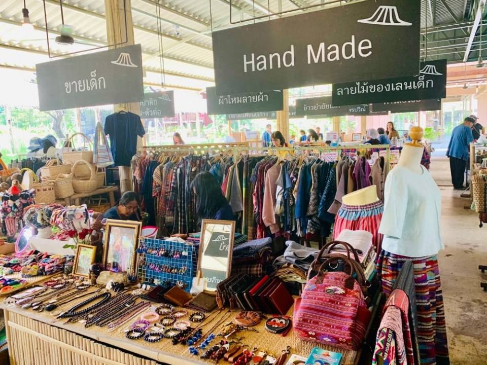 เที่ยวตลาดสุขใจ สุขใจจริงๆ เจ้าค่ะ
