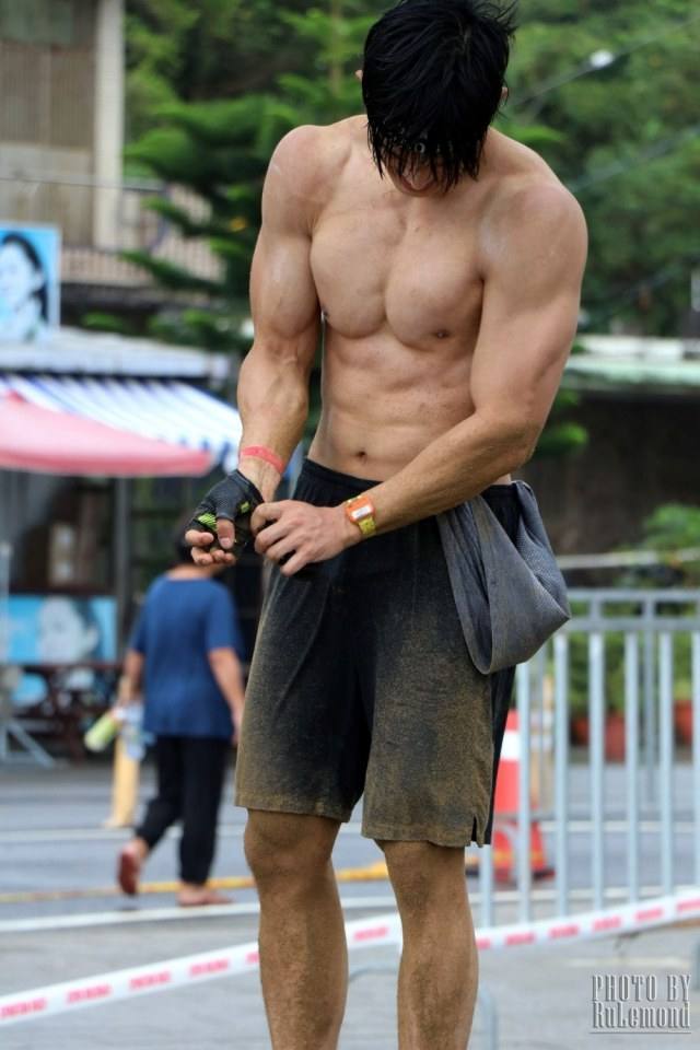 แอบดูนักกีฬาหนุ่ม
