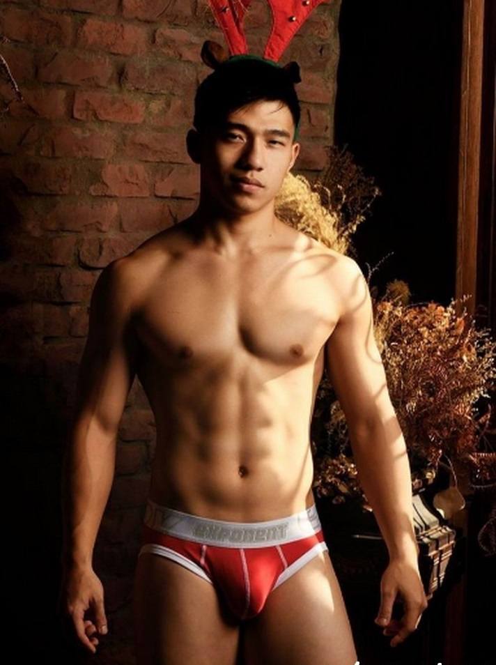 หนุ่มหล่อขึ้นปก 457.1