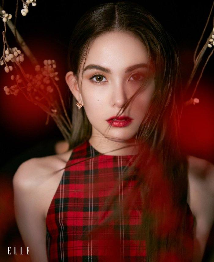 Hannah Quinlivan @ ELLE Singapore December 2019