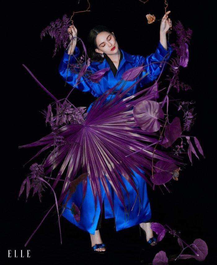 Hannah Quinlivan @ ELLE Singapore December 2019