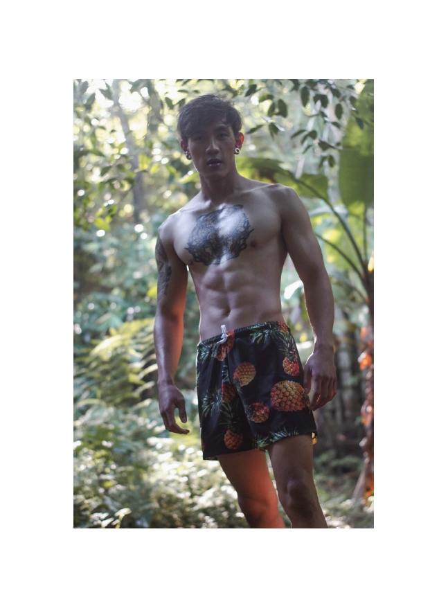 สำเนียงส่อภาษากิริยาส่งสกุล๛ความพยายามอยู่ที่ใดความสำเร็จก็จักอยู่นั่นแล๛ดีชั่วอยู่ที่ตัวทำสูงต่ำอยู่ที่ลูกเต๋า เอ้ย! ทำตัว ( โอมมณีปัทเมหุม ) : 70