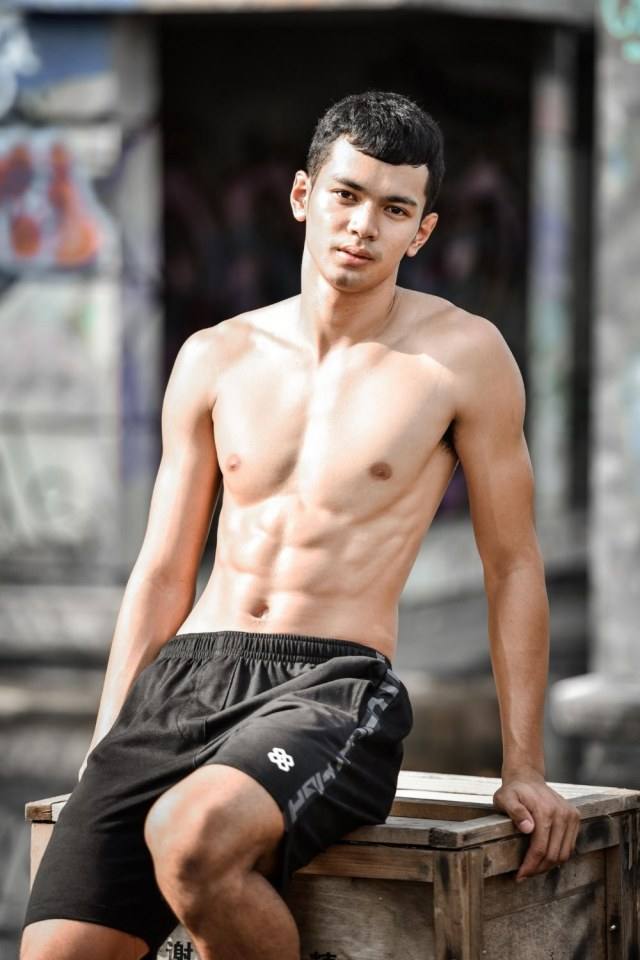 กล้ามแน่นๆ หุ่นลีนๆ ใครมีวาร์ปนายแบบคนนี้บ้าง ขอหน่อยจ้า