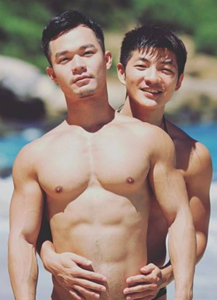 [OMGBoy034][18+] เกิดความรู้สึกอยากจูบที่หัวนม ของ Ykfor Oscar อยากวน และเขย่ามืออยู่อย่างนั้น