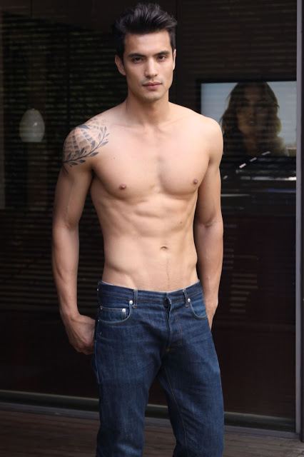[OMGBoy035][18+] ใจสั่นเหมือนกันนะ ละลายหัวเลยครับ เมื่อร่างของ Steven Patenaude สะกดผม เขย่ามืออยู่อย่างนั้น